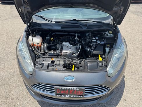 Used 2015 Ford Fiesta SE Hatchback FWD image 26