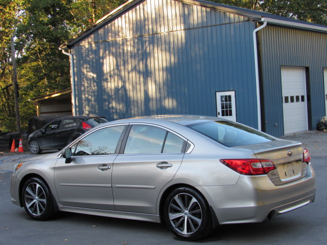 Used 2015 Subaru Legacy 2.5i Limited AWD/4WD image 6