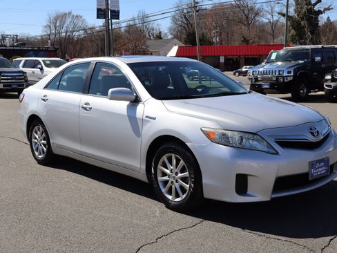 Used 2011 Toyota Camry XLE image 10