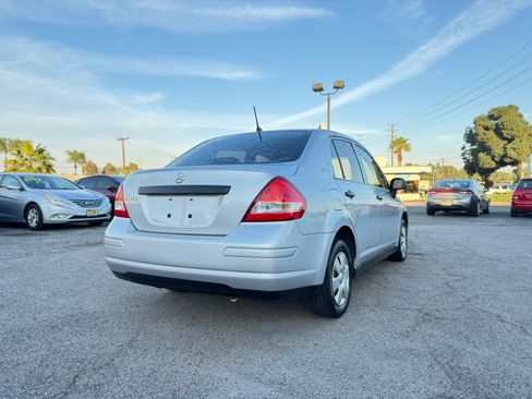 Used 2011 Nissan Versa image 7