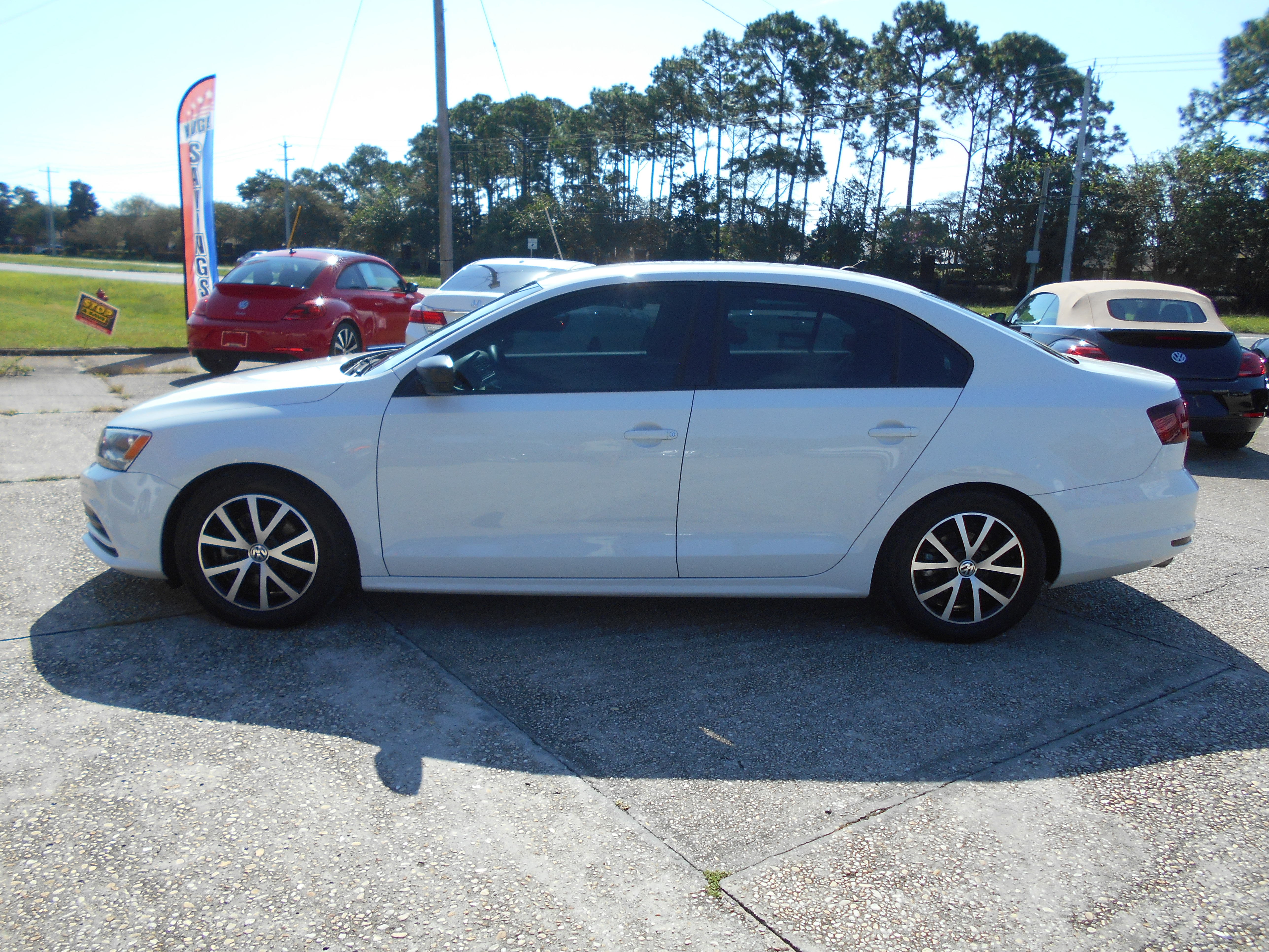 Used 2016 Volkswagen Jetta SE Sedan FWD image 1
