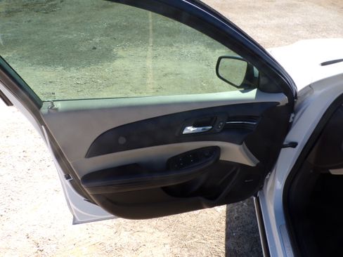 Used 2015 Chevrolet Malibu LTZ image 7