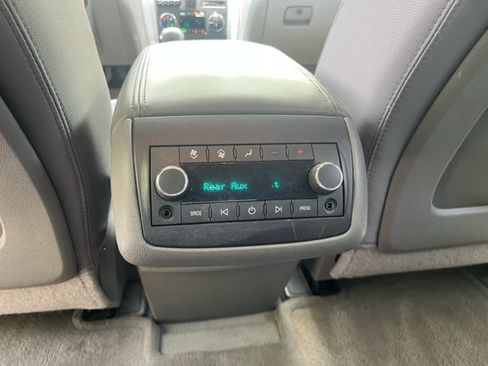 Used 2011 Chevrolet Traverse LT image 26