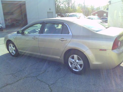 Used 2008 Chevrolet Malibu LS FWD image 3