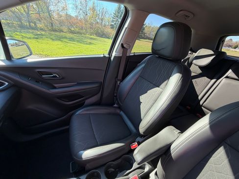 Used 2022 Chevrolet Trax LT image 19