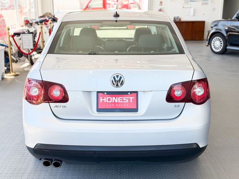 Used 2008 Volkswagen Jetta Sedan FWD image 5