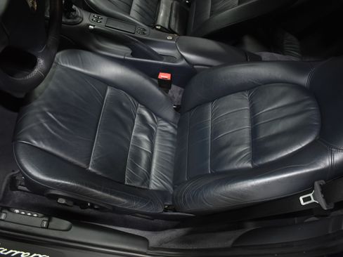 Used 2001 Porsche 911 Coupe RWD image 25