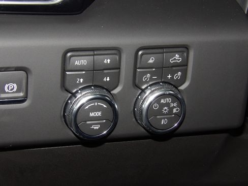 Used 2026 GMC Sierra 1500 4x4 Crew Cab Denali image 33