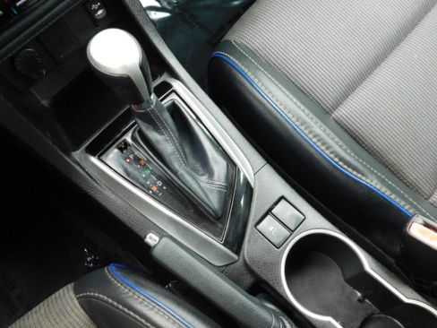 Used 2017 Toyota Corolla SE image 16