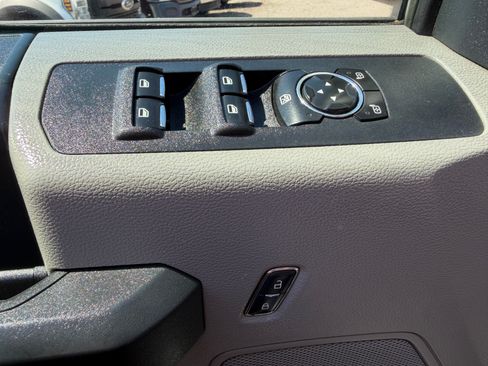 Used 2017 Ford F550 image 15