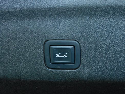 Used 2023 Chevrolet Tahoe LT image 24