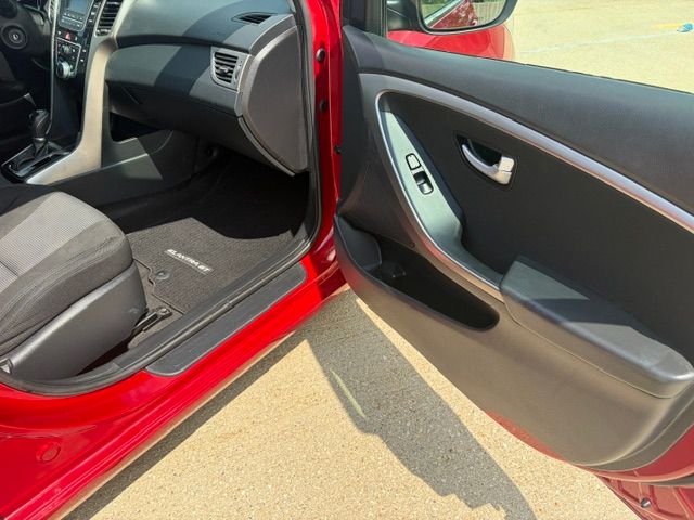 Used 2017 Hyundai Elantra GT Hatchback FWD image 8