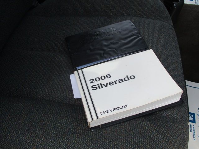 Used 2005 Chevrolet Silverado 1500 2WD Regular Cab image 24