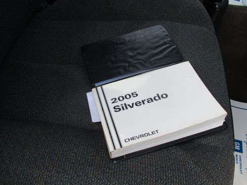 Used 2005 Chevrolet Silverado 1500 2WD Regular Cab image 24