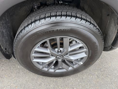 Used 2023 Nissan Rogue S image 25