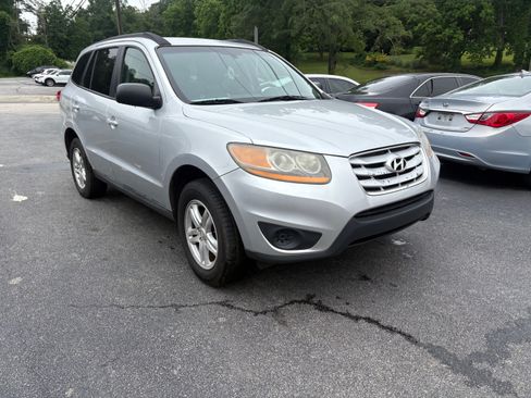 Used 2011 Hyundai Santa Fe GLS image 4