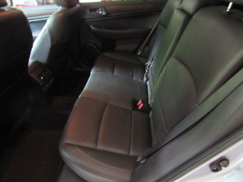 Used 2015 Subaru Outback 3.6R Limited AWD/4WD image 14