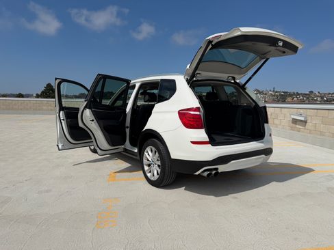 Used 2016 BMW X3 xDrive28i AWD/4WD image 12
