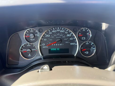 Used 2023 GMC Savana 2500 image 9