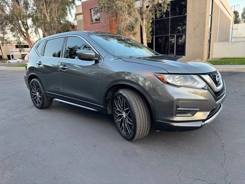 Used 2017 Nissan Rogue FWD image 19