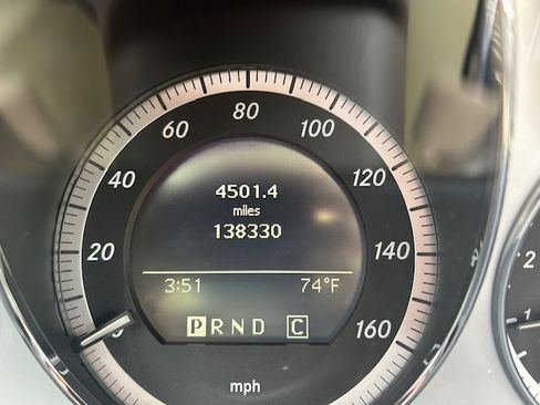 Used 2010 Mercedes-Benz C 300 Sport image 12