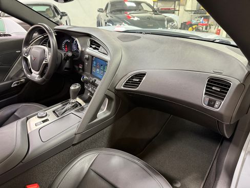 Used 2019 Chevrolet Corvette Grand Sport Coupe w/ 2LT RWD image 29