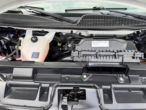 Used 2021 Chevrolet Express 2500 image 23