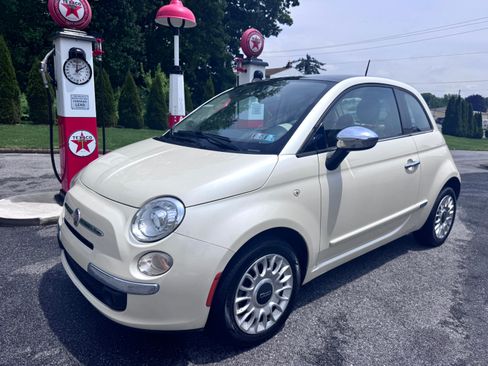 Used 2012 FIAT 500 Lounge Hatchback FWD image 1