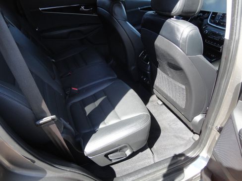 Used 2016 Kia Sorento AWD EX V6 image 12