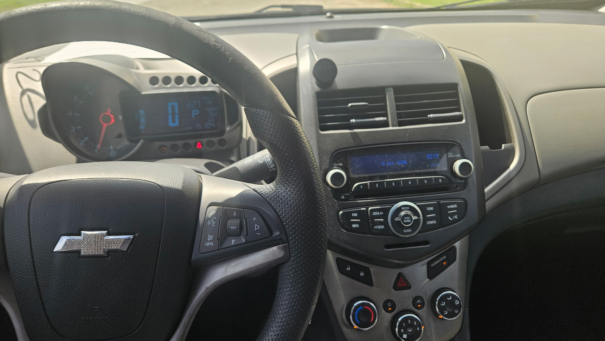 Used 2015 Chevrolet Sonic LT Hatchback FWD image 5