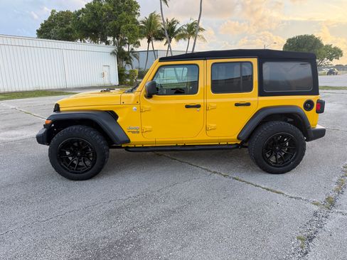 Used 2019 Jeep Wrangler 4WD Unlimited Sport image 88