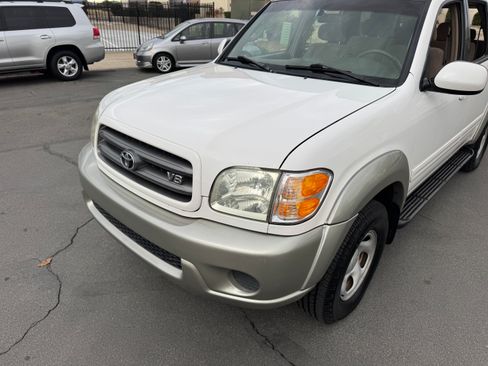 Used 2004 Toyota Sequoia SR5 image 9