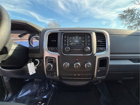 Used 2017 RAM 1500 Classic SLT image 11