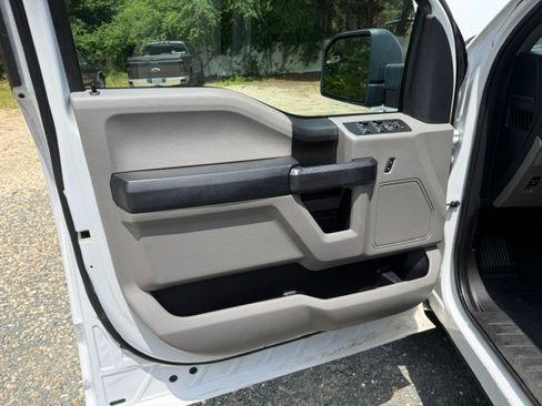 Used 2017 Ford F150 4x4 SuperCrew image 13
