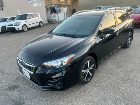 Used 2019 Subaru Impreza 2.0i Premium Hatchback AWD/4WD image 3