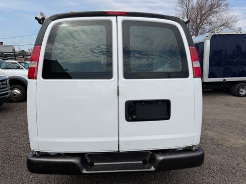 Used 2018 Chevrolet Express 2500 image 4