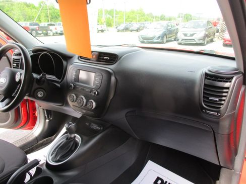 Used 2019 Kia Soul S FWD image 28