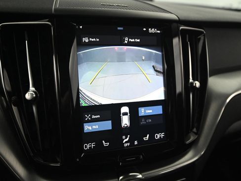 Used 2019 Volvo XC60 T5 Momentum w/ Multimedia Package image 32