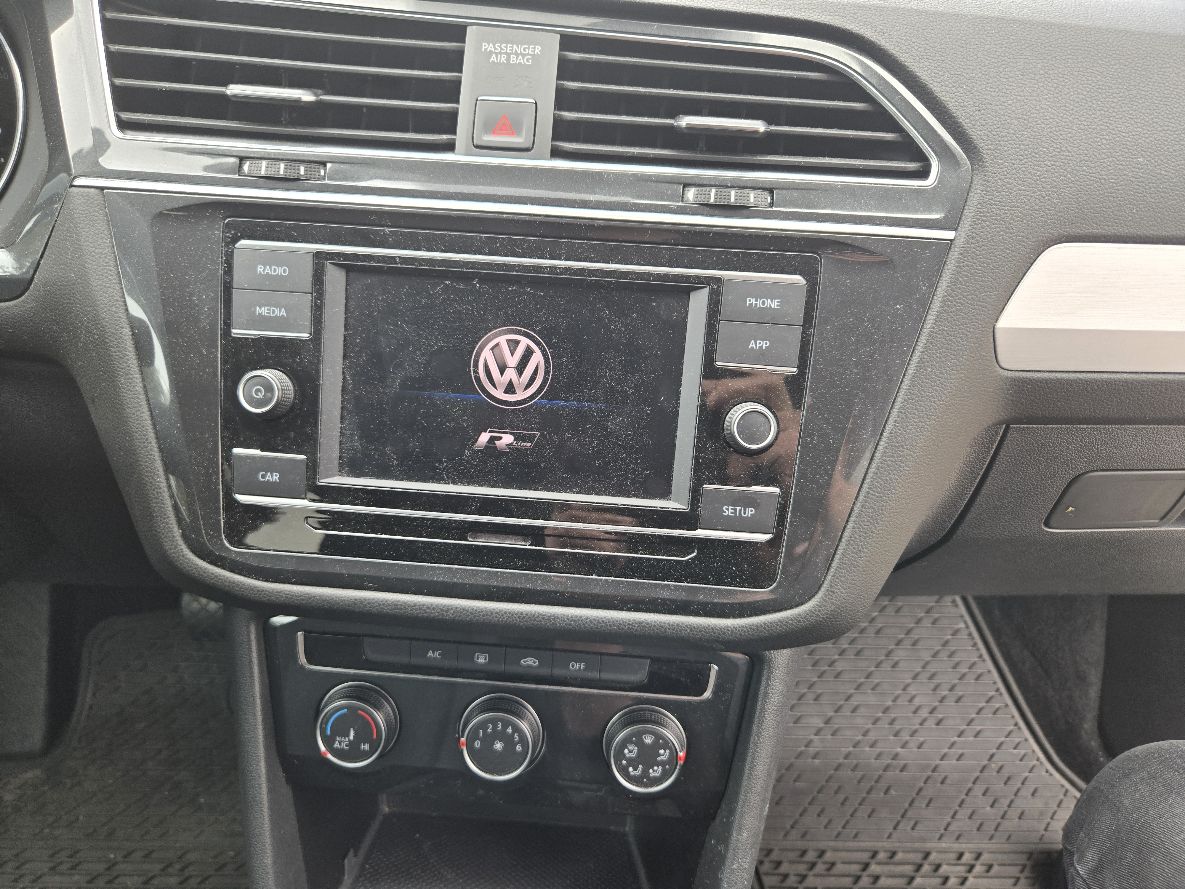 Used 2018 Volkswagen Tiguan FWD S image 29