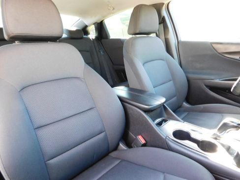 Used 2018 Chevrolet Malibu LT image 23