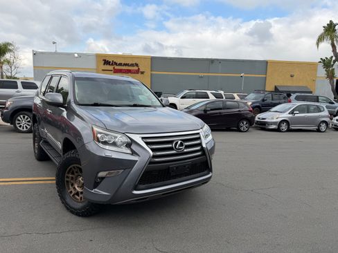 Used 2016 Lexus GX 460 image 1