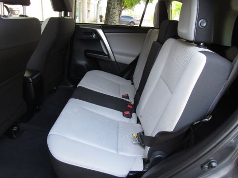 Used 2017 Toyota RAV4 XLE image 10