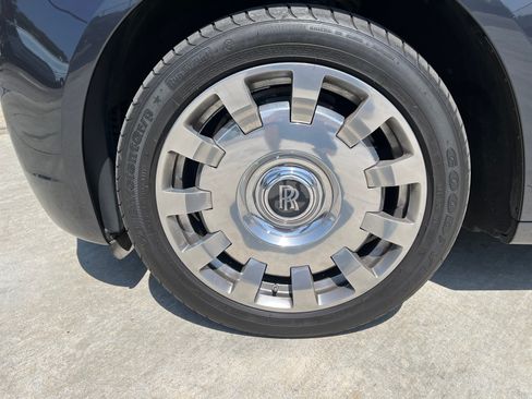 Used 2014 Rolls-Royce Ghost image 31