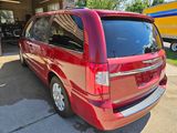 Used 2013 Chrysler Town & Country Touring image 4