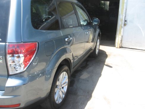 Used 2012 Subaru Forester 2.5X Limited AWD/4WD image 4