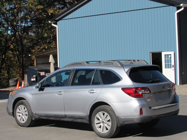 Used 2015 Subaru Outback 2.5i Premium AWD/4WD image 6