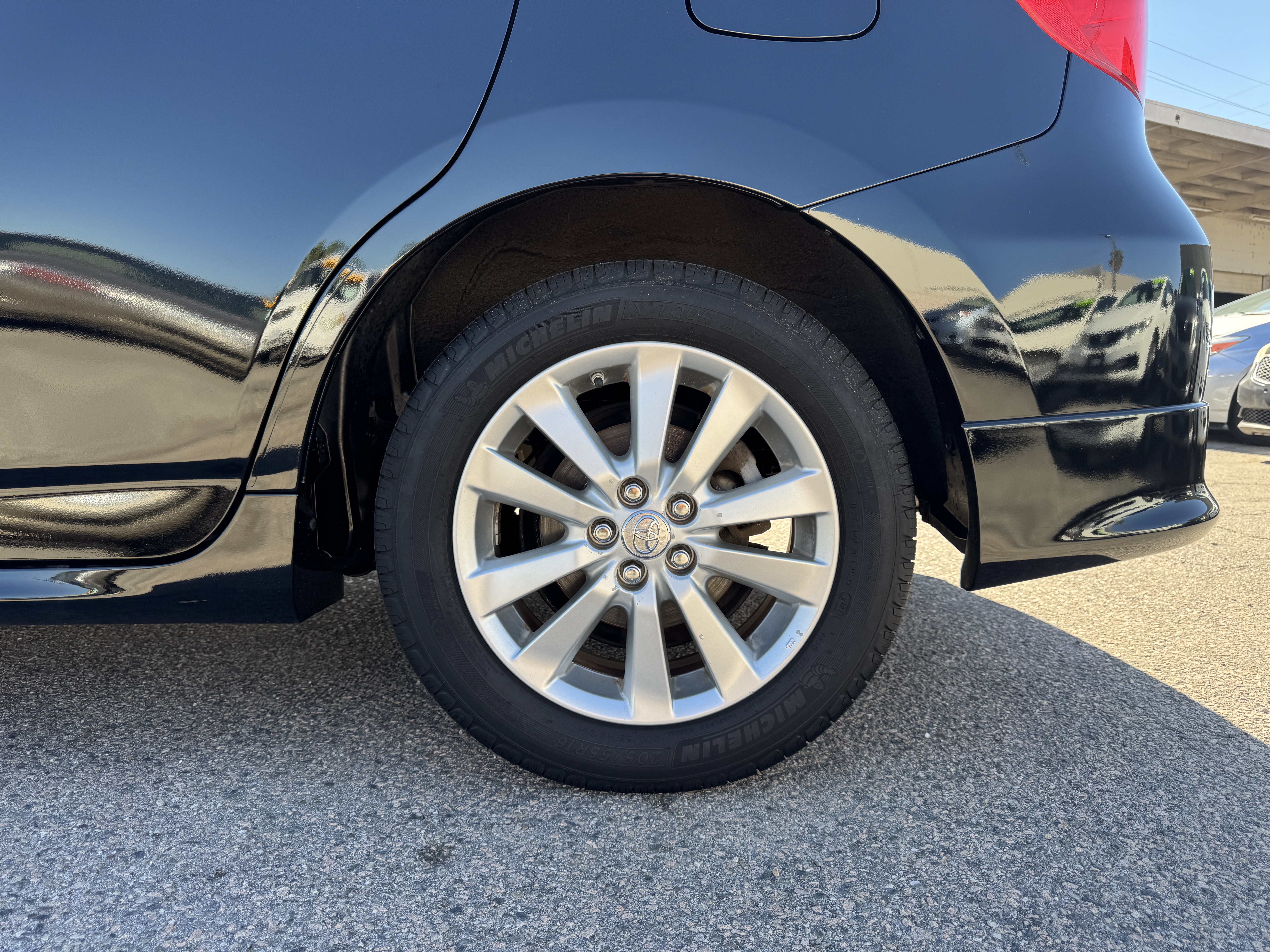 Used 2010 Toyota Matrix Sport Wagon 4D FWD image 15