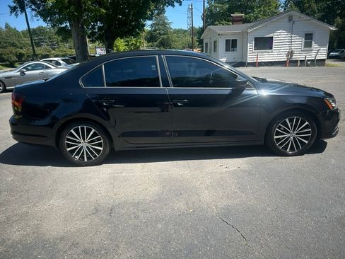 Used 2016 Volkswagen Jetta Sport Sedan FWD image 6