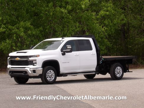 Used 2024 Chevrolet Silverado 2500 LT image 1