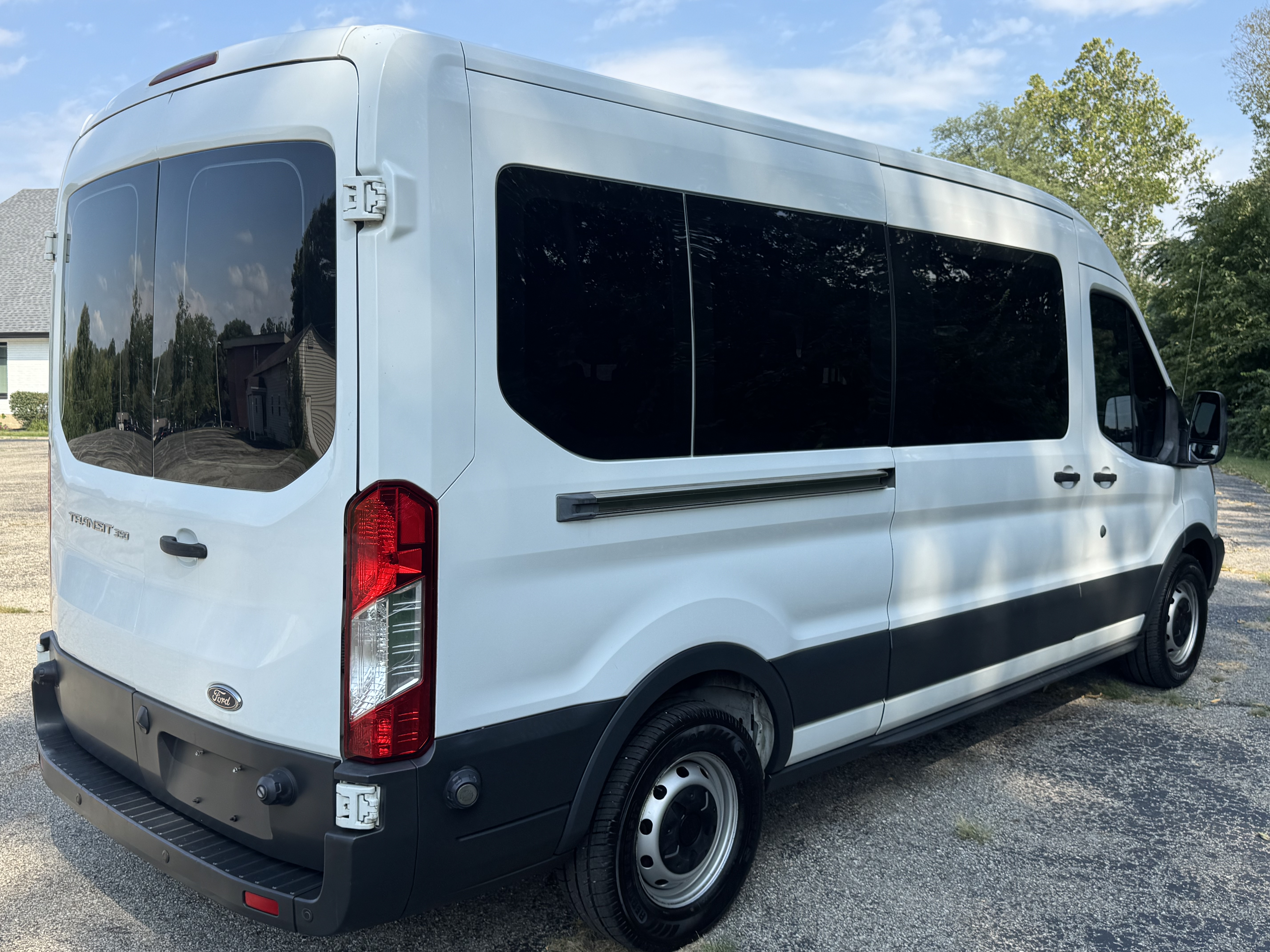 Used 2016 Ford Transit 350 148 Medium Roof Wagon RWD image 4